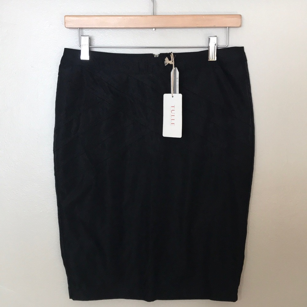 NEW TULLE Black Skirt. Size Medium